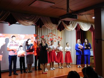 праздничный концерт «О той, кто дарит жизнь и тепло"